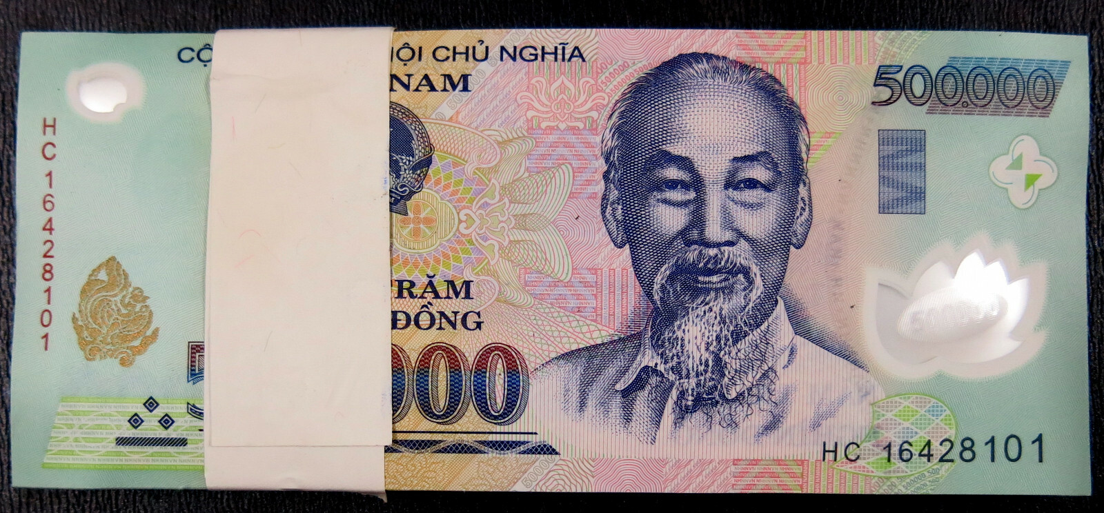 1 Million Vietnam Dong = 500,000$ x 2 notes, 100% UNC condition.
