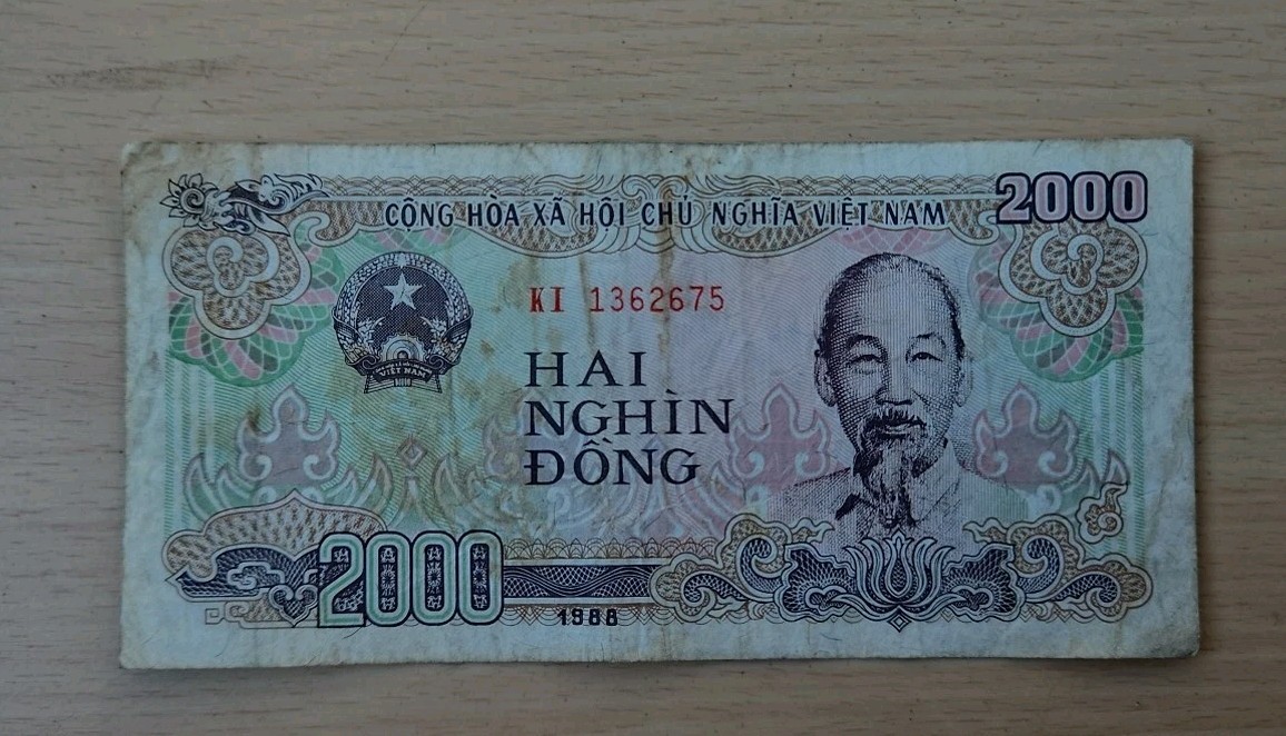 1988 Vietnam 2000 Dong Note