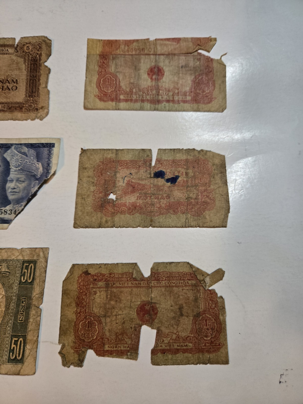 VIETNAM PAPER MONEY 1958 ONE HAO & 5 Hao Plus Chile & Malaysia BANKNOTES