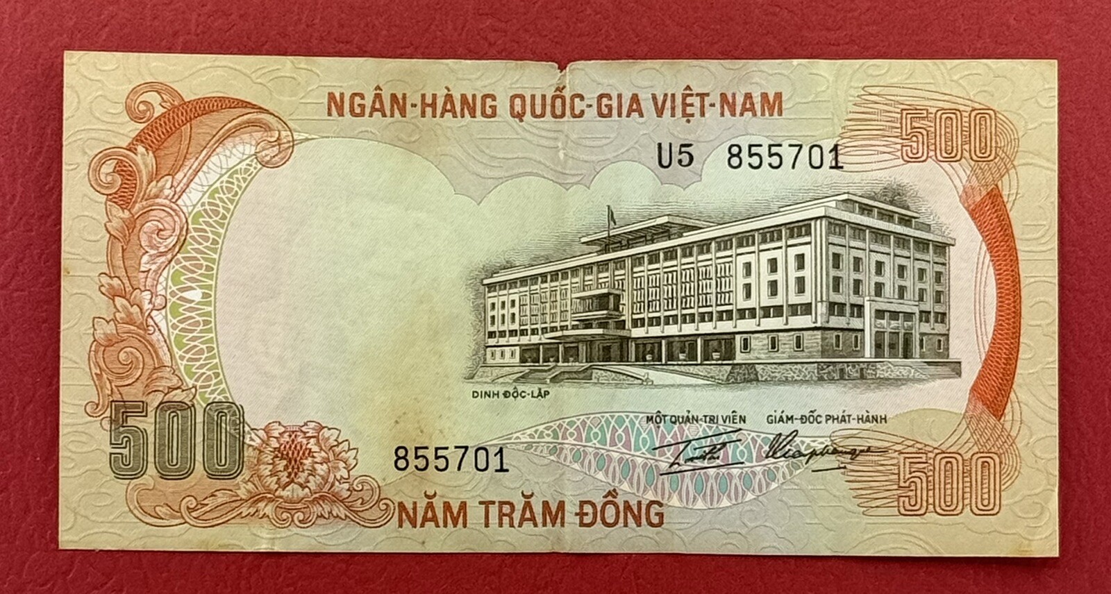 VIETNAM SOUTH 500 Dong 1972 Pick# 33a VF-XF. #PL3000