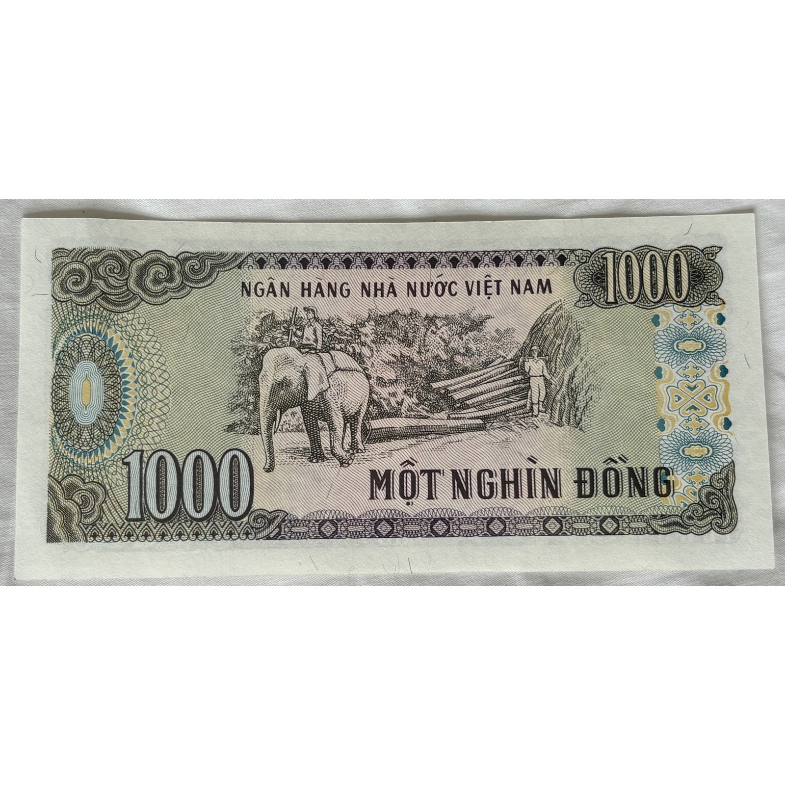 1000 Vietnam Dong 1988 Banknote – GEM UNC Uncirculated – Serial XQ 9219694 VND