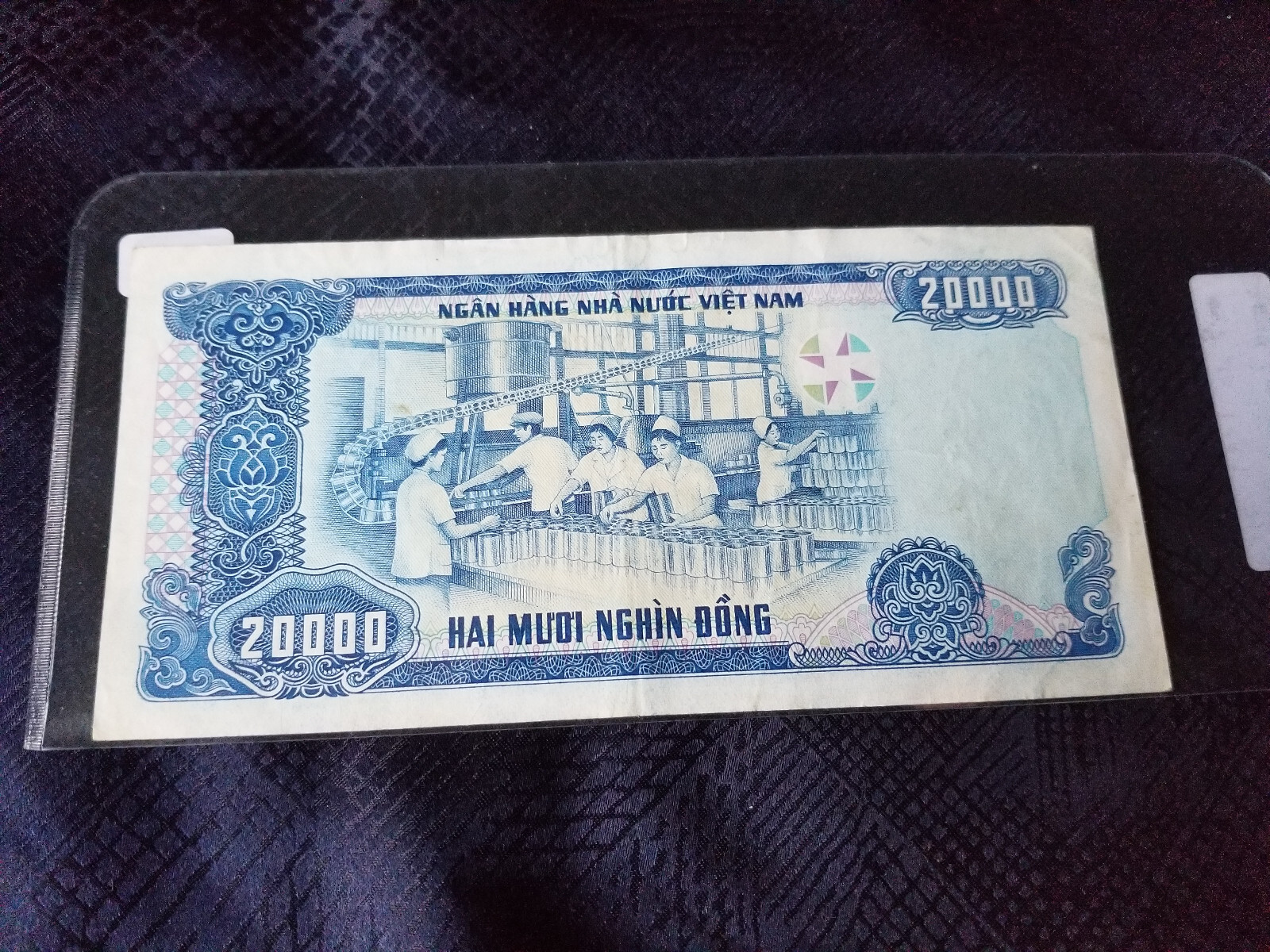Vietnam 20000 Dong 1991 Very Fine – Serial #AB 3288946