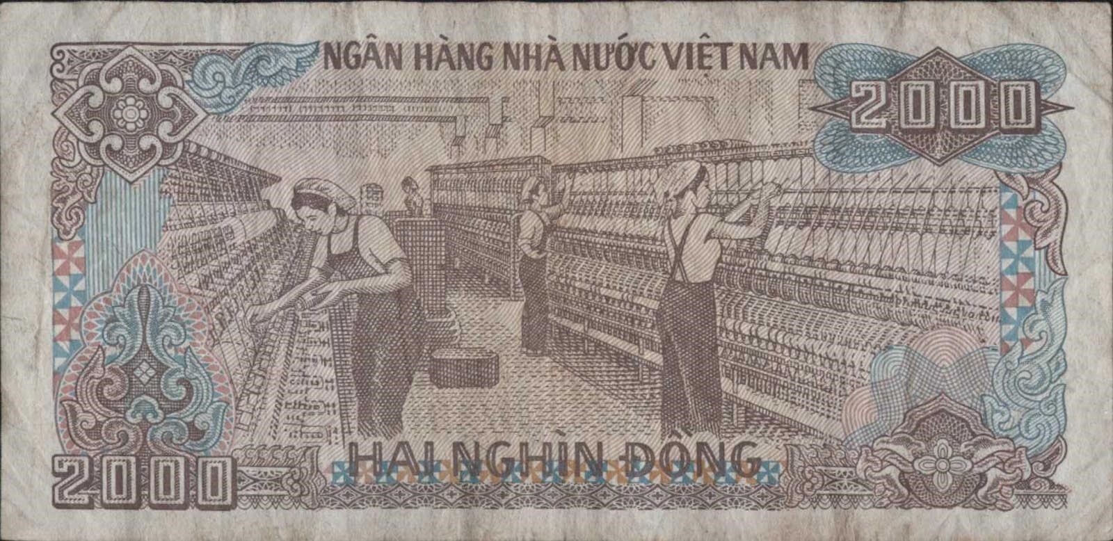 (N28-53) 1998 Vietnam 2000 Dong Bank note (BC)