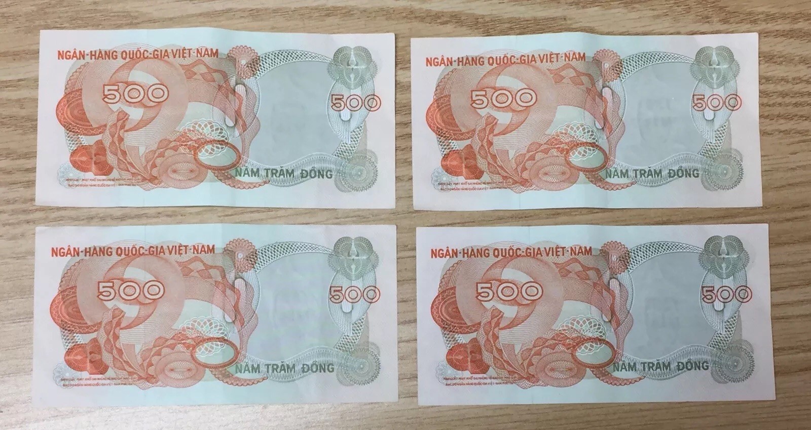1970 500 Dong South Vietnam Consecutive Series 8 Crisp Notes