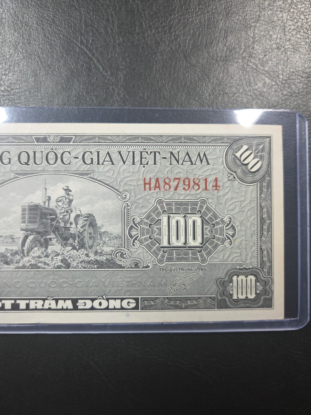 SOUTH VIETNAM 100 DONG NOTE 1955 P-8. Beautiful Condition