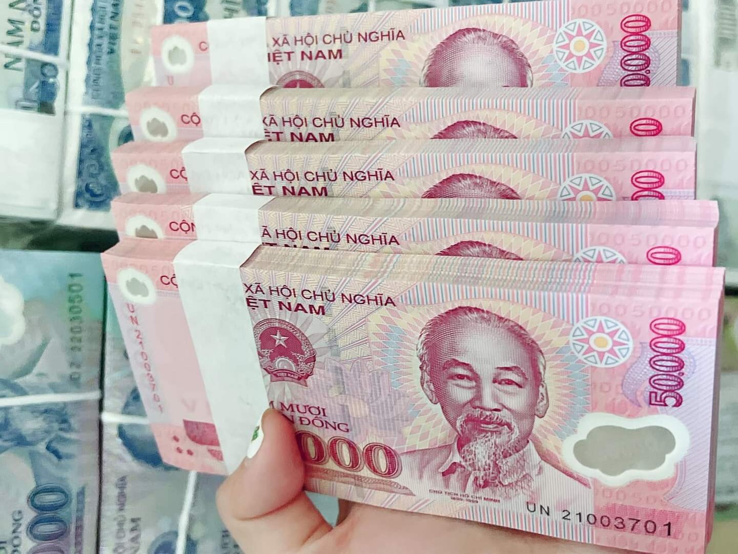 10 x 50,000 Dollar VND Vietnamese Money Dong Banknotes P-121 UNC – Best Price