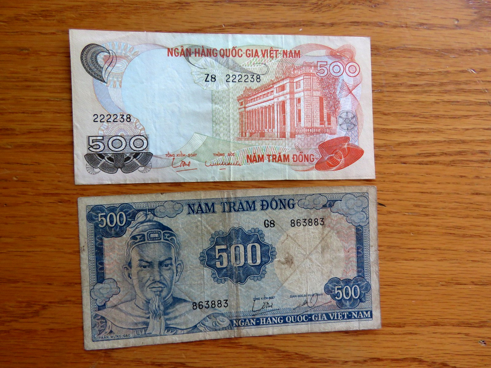 Bulk Lot of 2 Vintage Vietnam 500 Dong Bank Notes D18