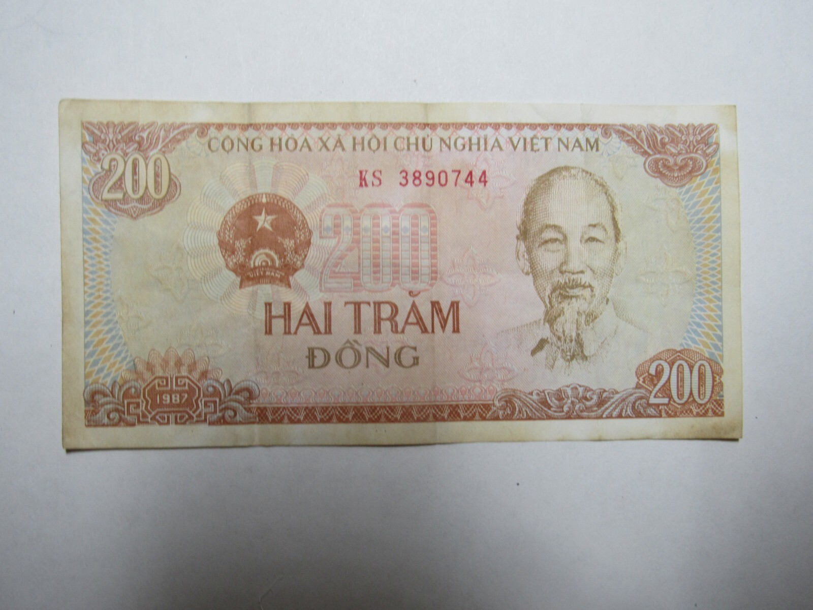 Old Vietnam Paper Money Currency – #100c 1987 200 Dong – Nice Circulated