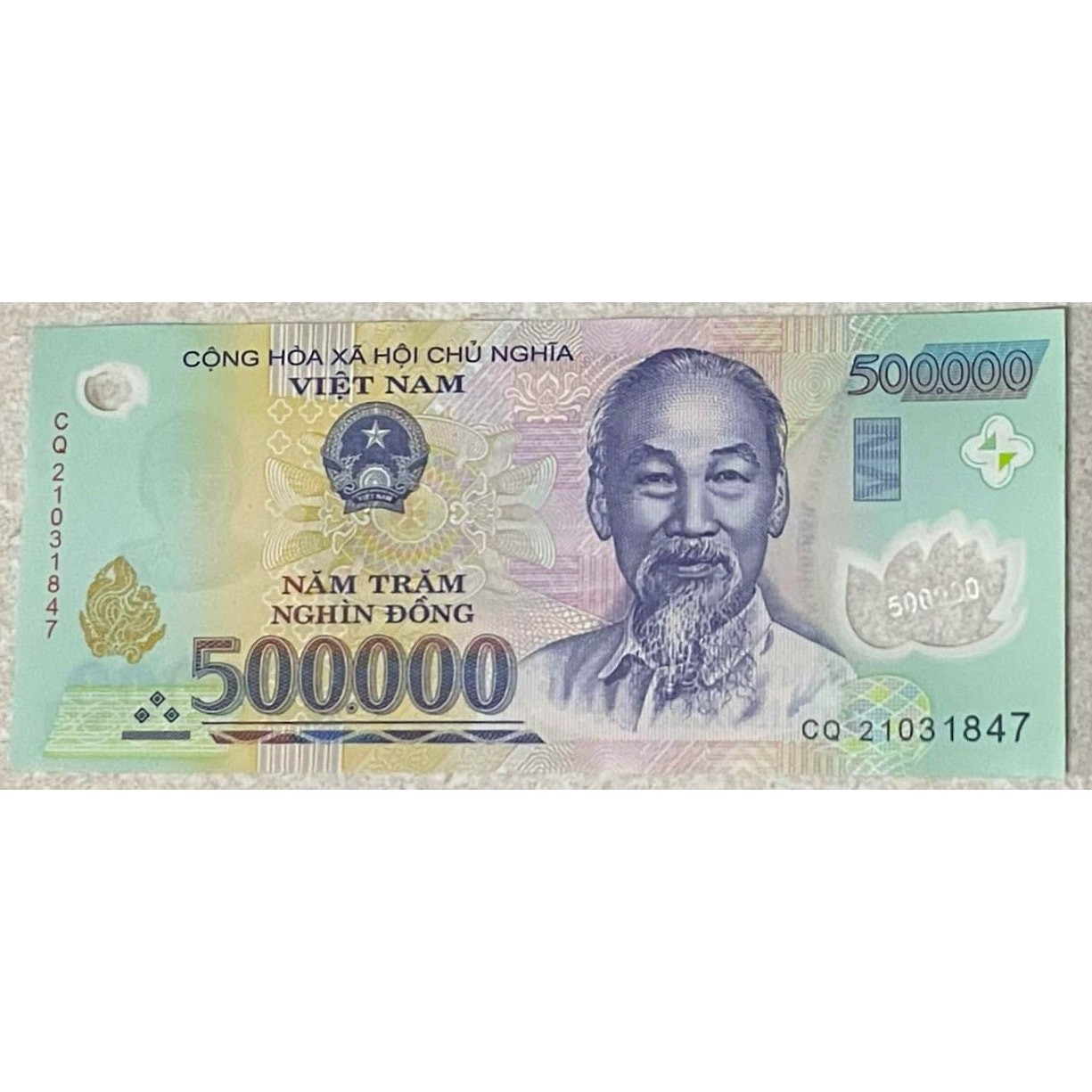 1/2 Million Vietnamese Dong 500,000 VND Polymer Banknote Genuine Half 500K