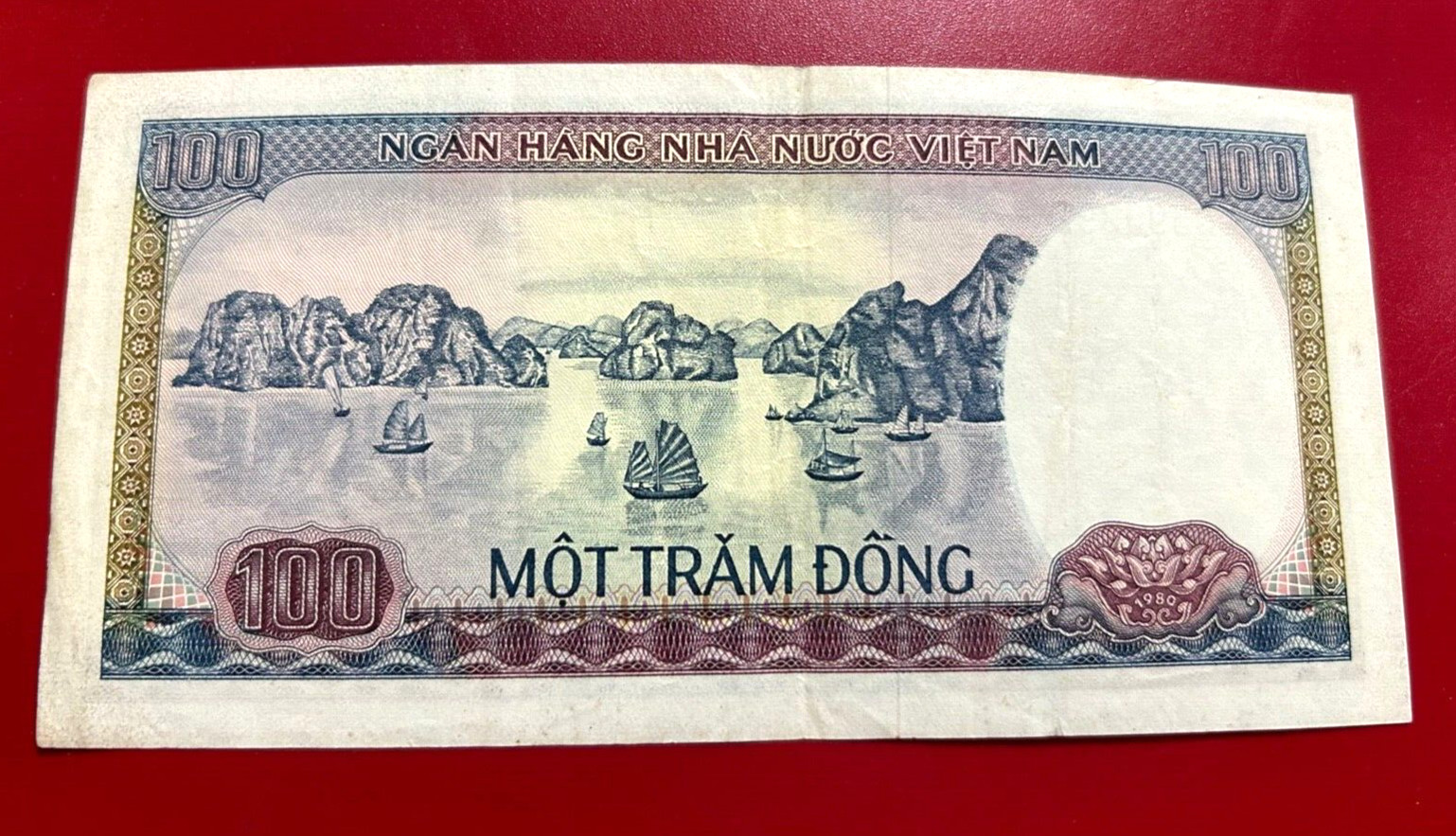 1980 MOT TRAM DONG 100 DONG VIETNAM BANKNOTE