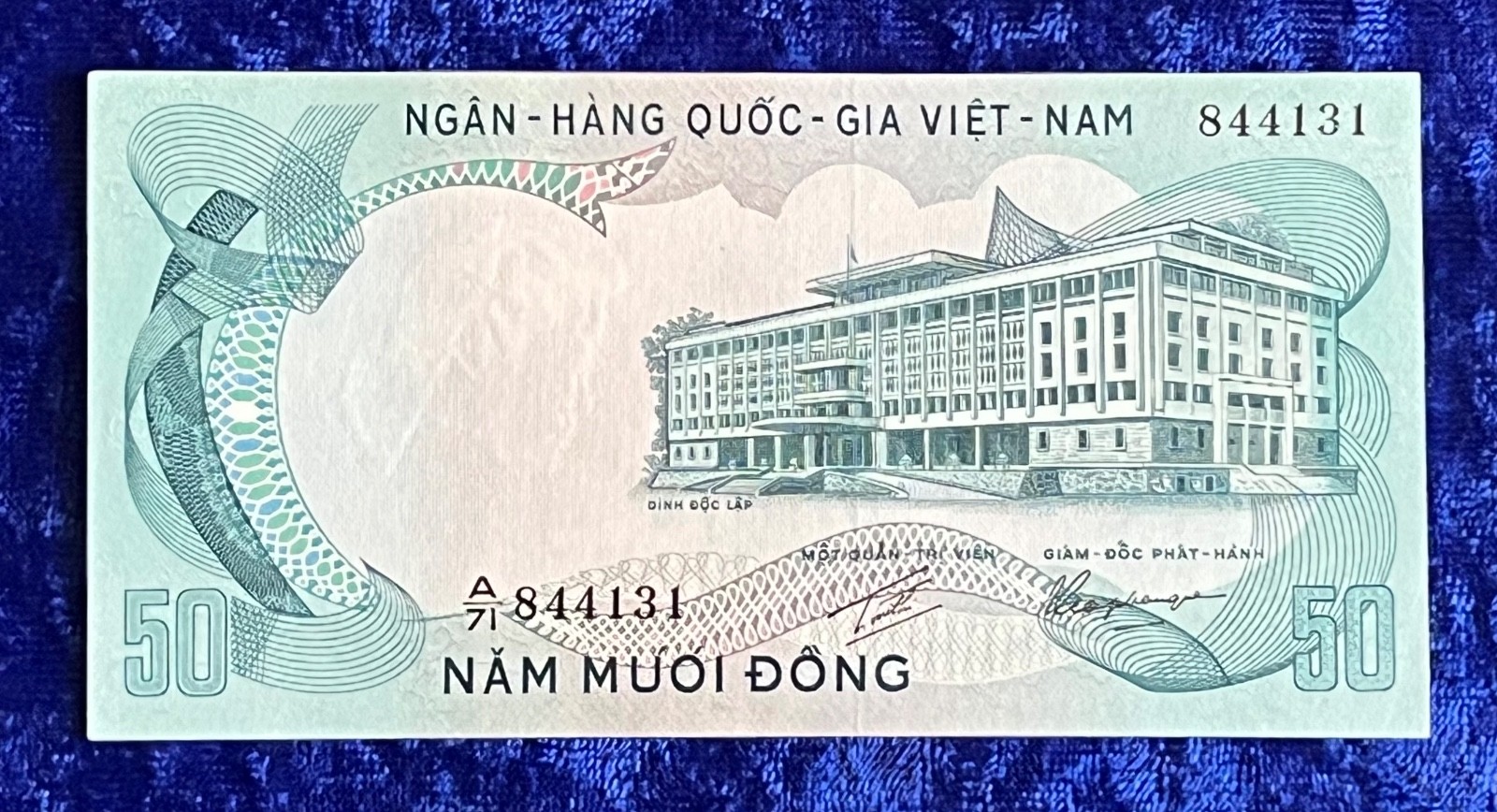 UNCIRCULATED South Vietnam 50 Dong 1972 Banknote P# 30a Free Shipping #2