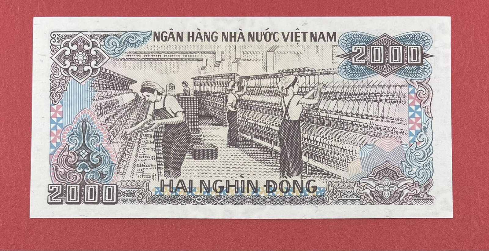 Vietnam 2000 Dong 1988-89 “Large Serial Digits” Pick# 107b UNC. #PL 1691