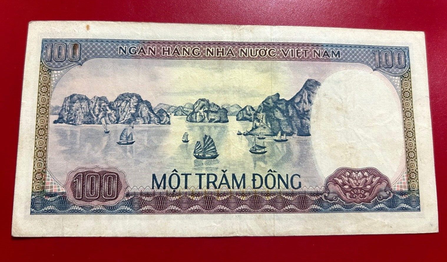 1980 100 DONG VIETNAM BANKNOTE