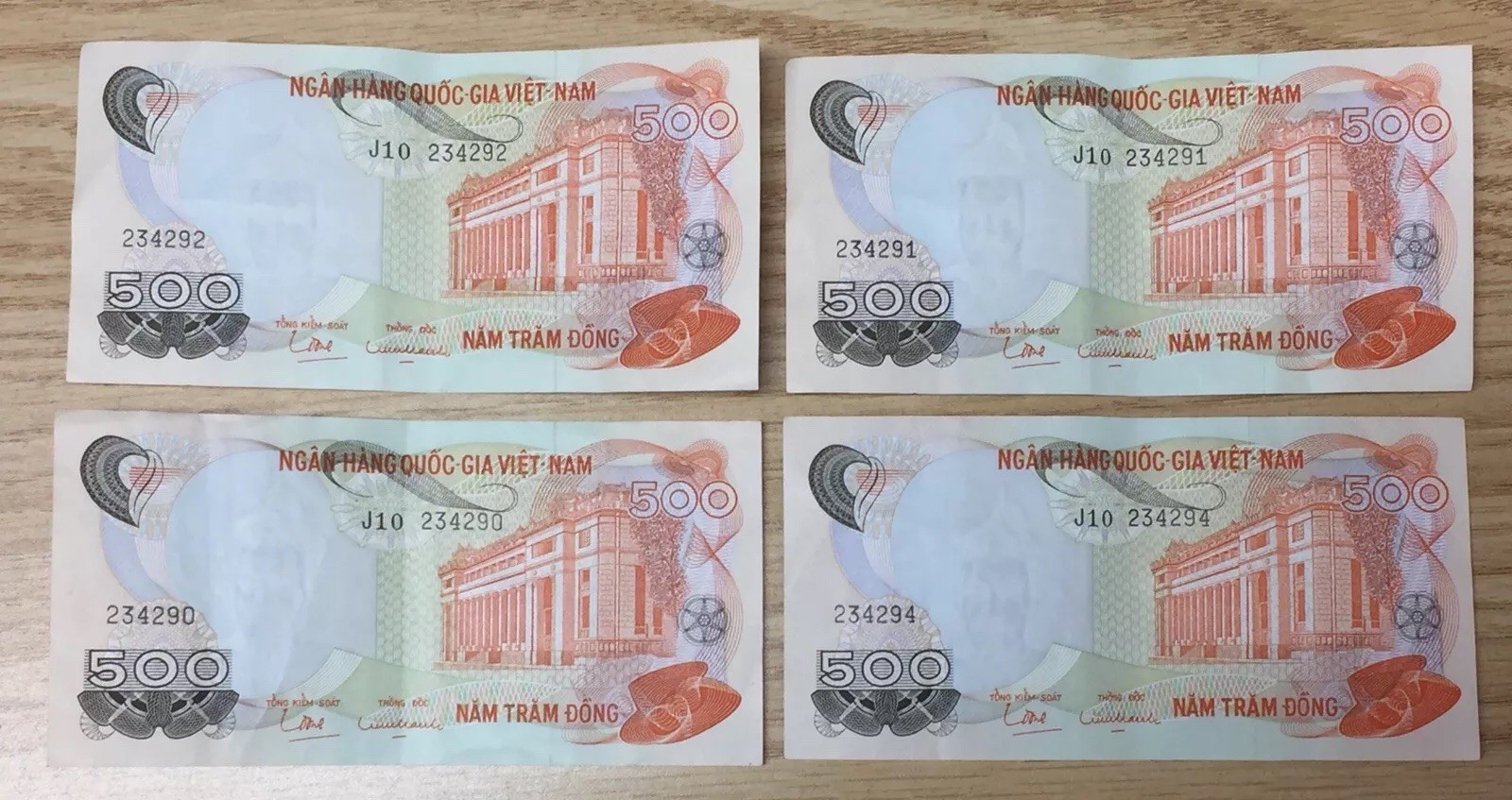 1970 500 Dong South Vietnam Consecutive Series 8 Crisp Notes