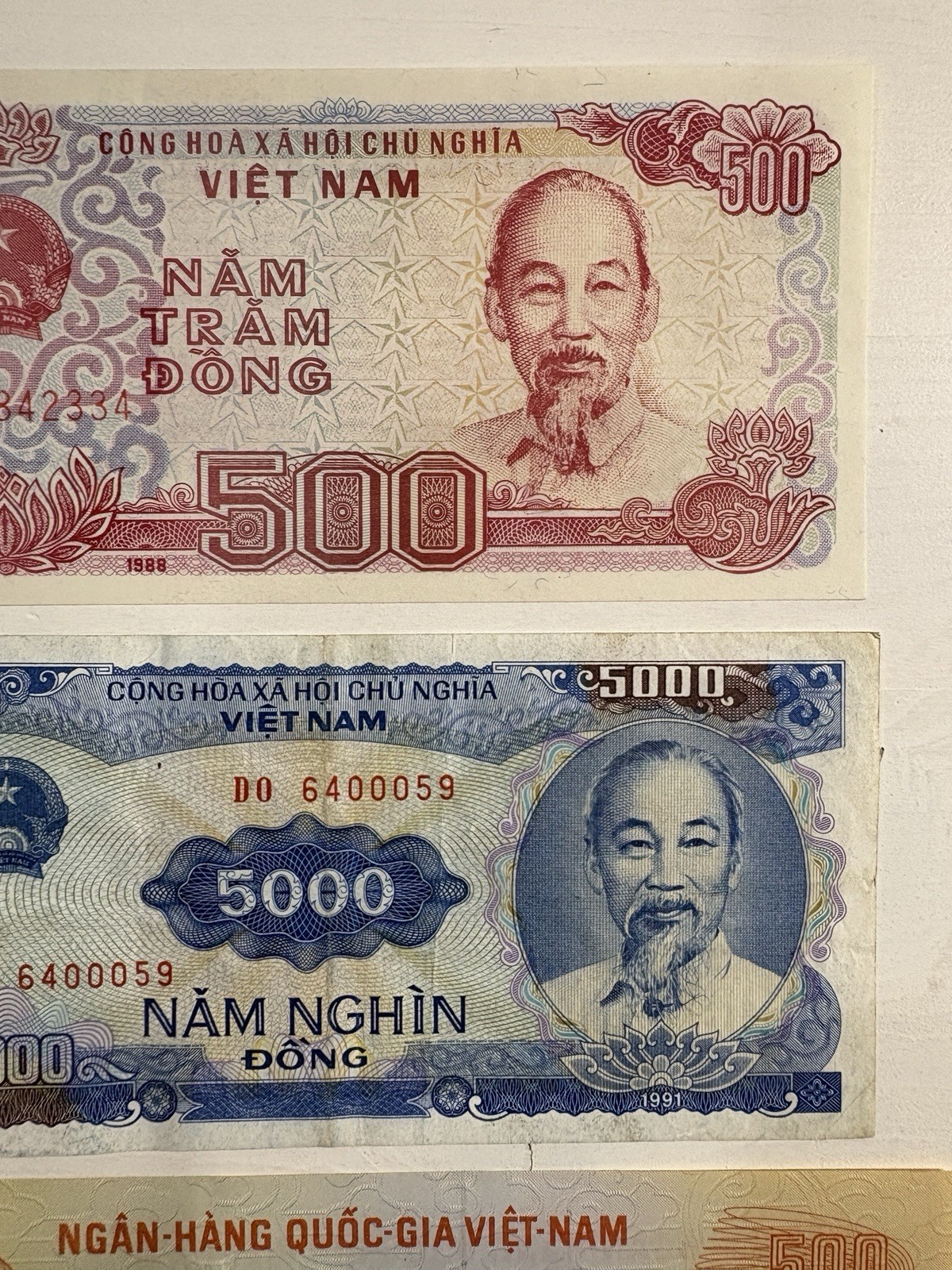 Vietnamese Banknotes (LOT OF 3) 500₫ & 5000₫ (1988, 1991)