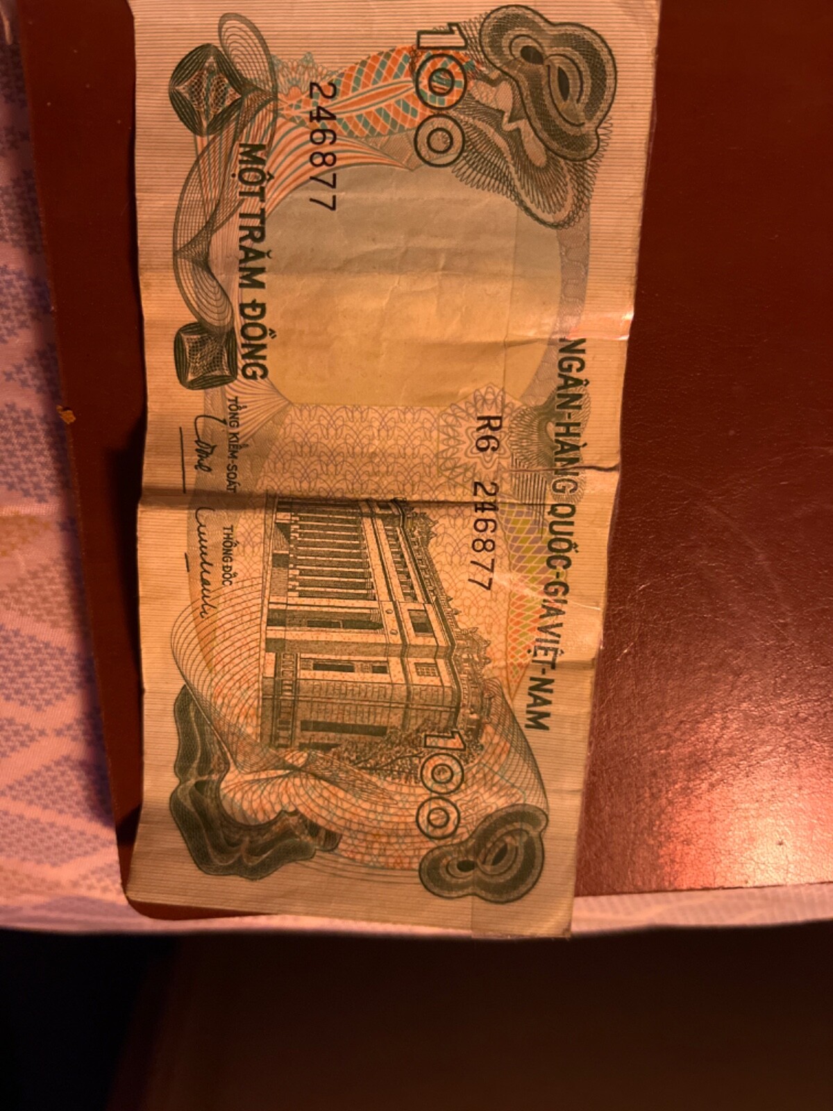 Old Vietnamese Money/ Ngan Hang Quoc Gia Viet Nam. (100 VNĐ)