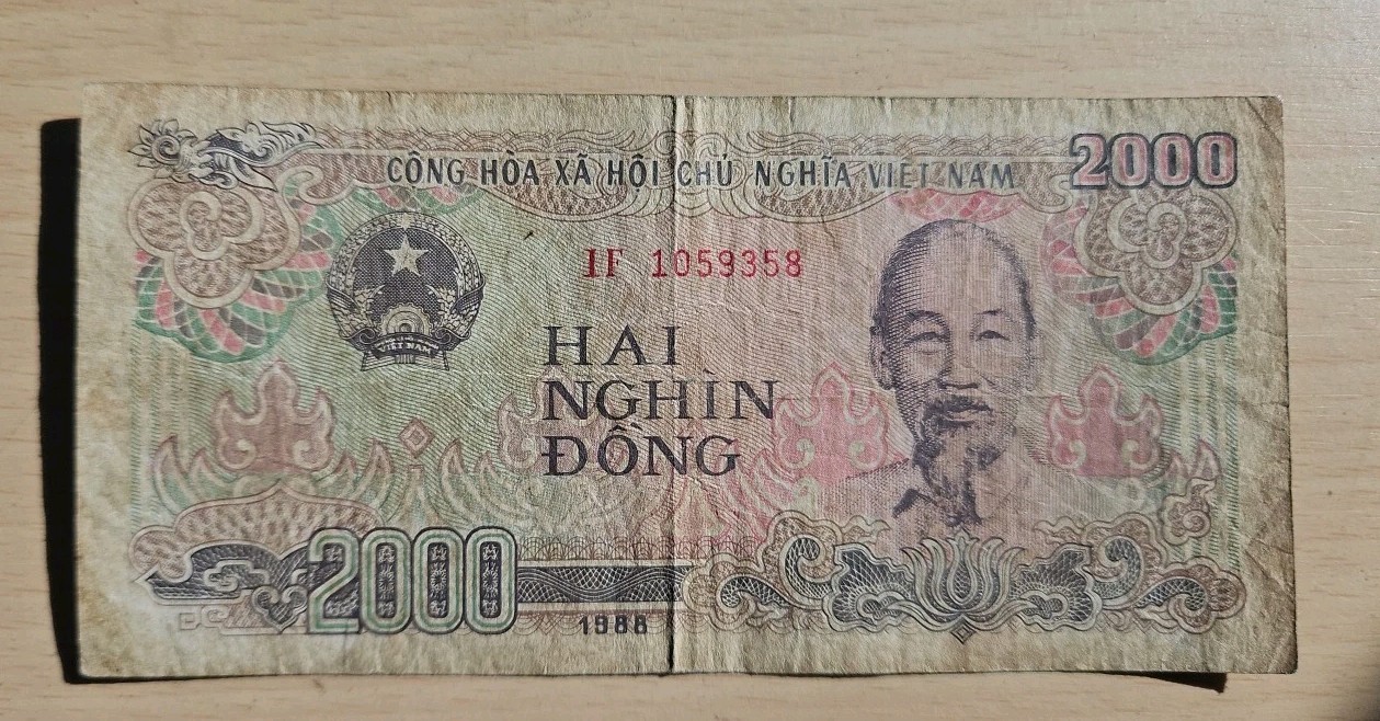1988 Vietnam 2000 Dong Note